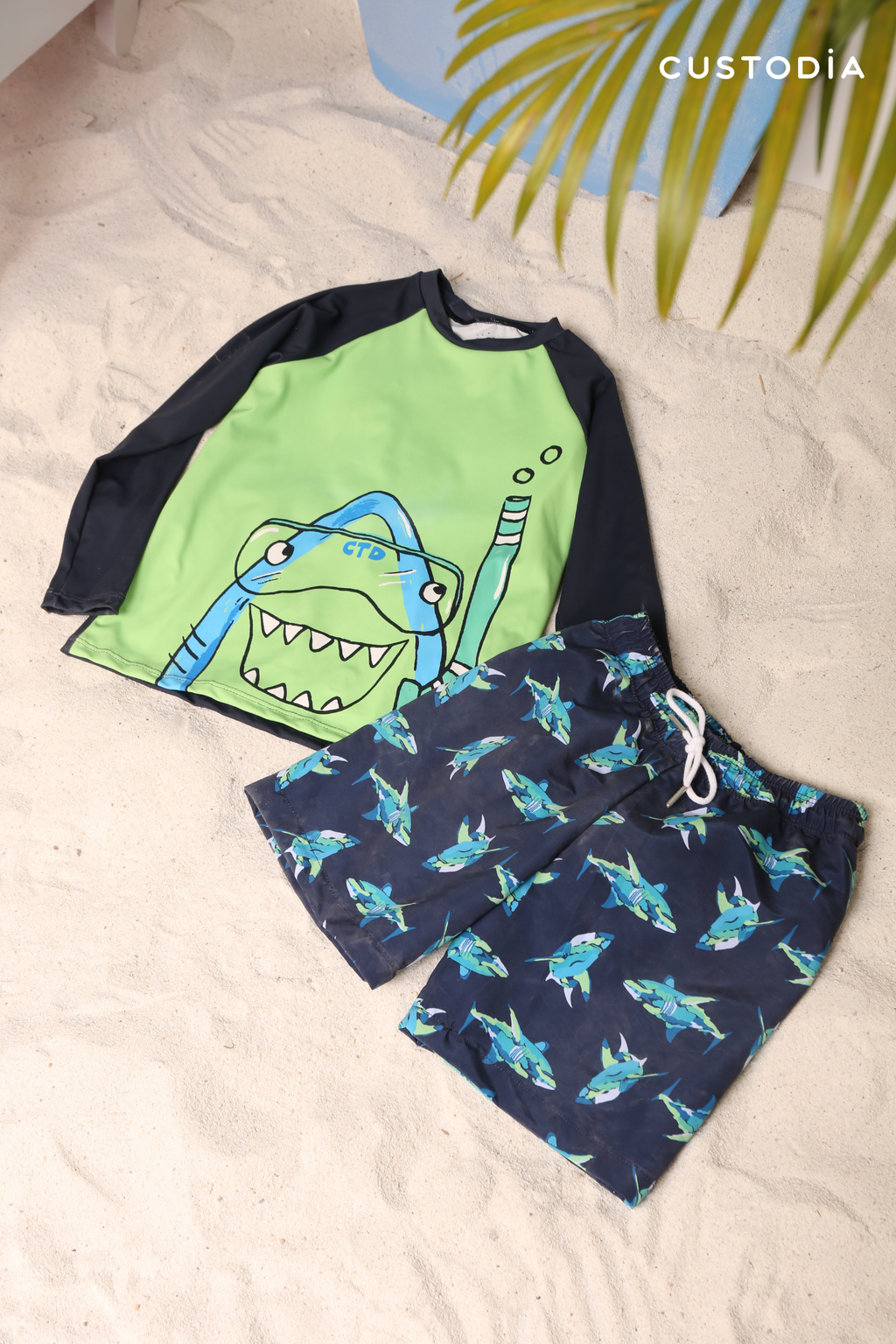 Set Buzo y Bermuda Tiburón