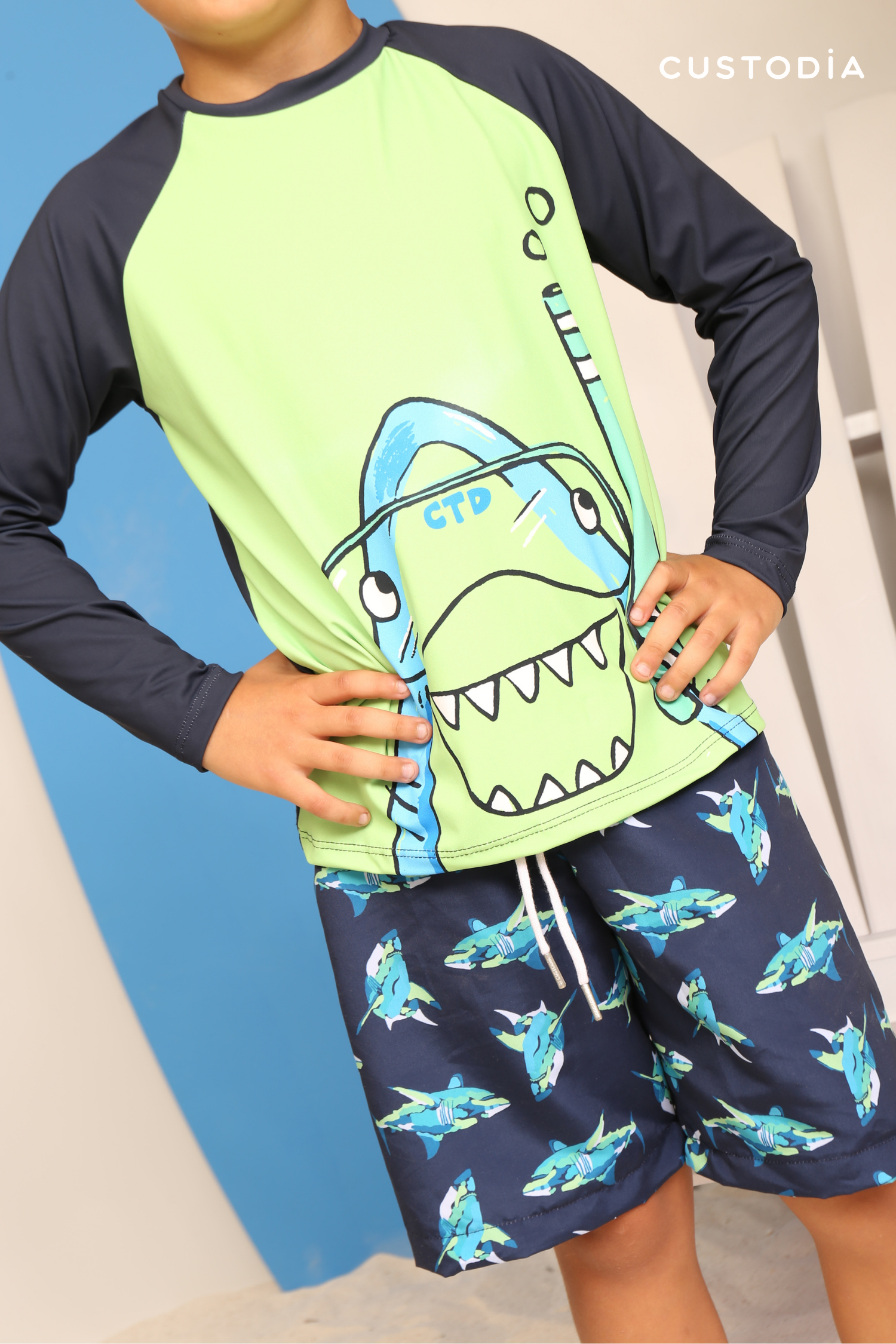 Set Buzo y Bermuda Tiburón