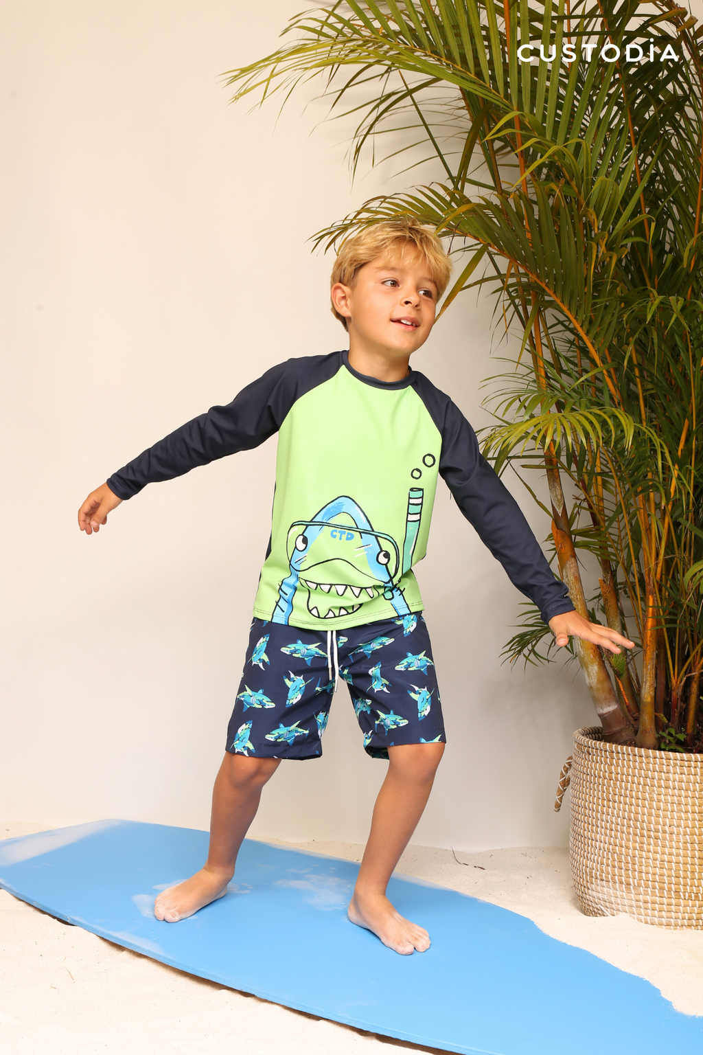 Set Buzo y Bermuda Tiburón