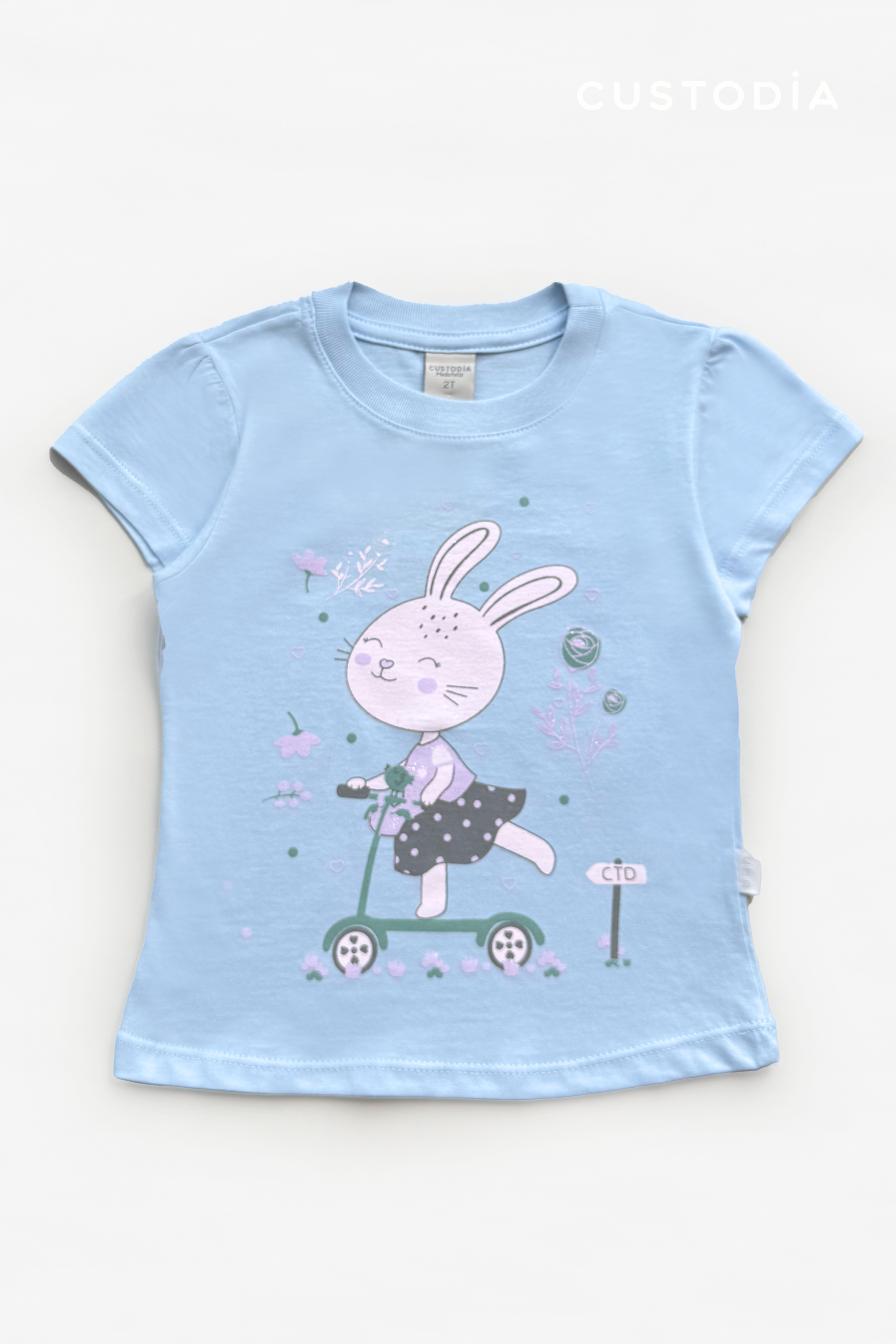 Camiseta Gráfica Coneja Patineta