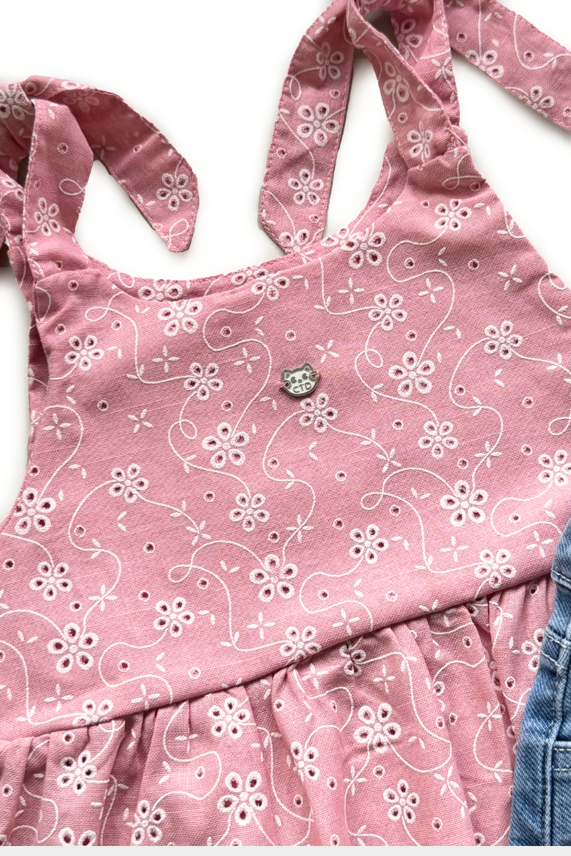 Set 2 Prendas Blusa en Ojalillo Jean con Bota Bordada