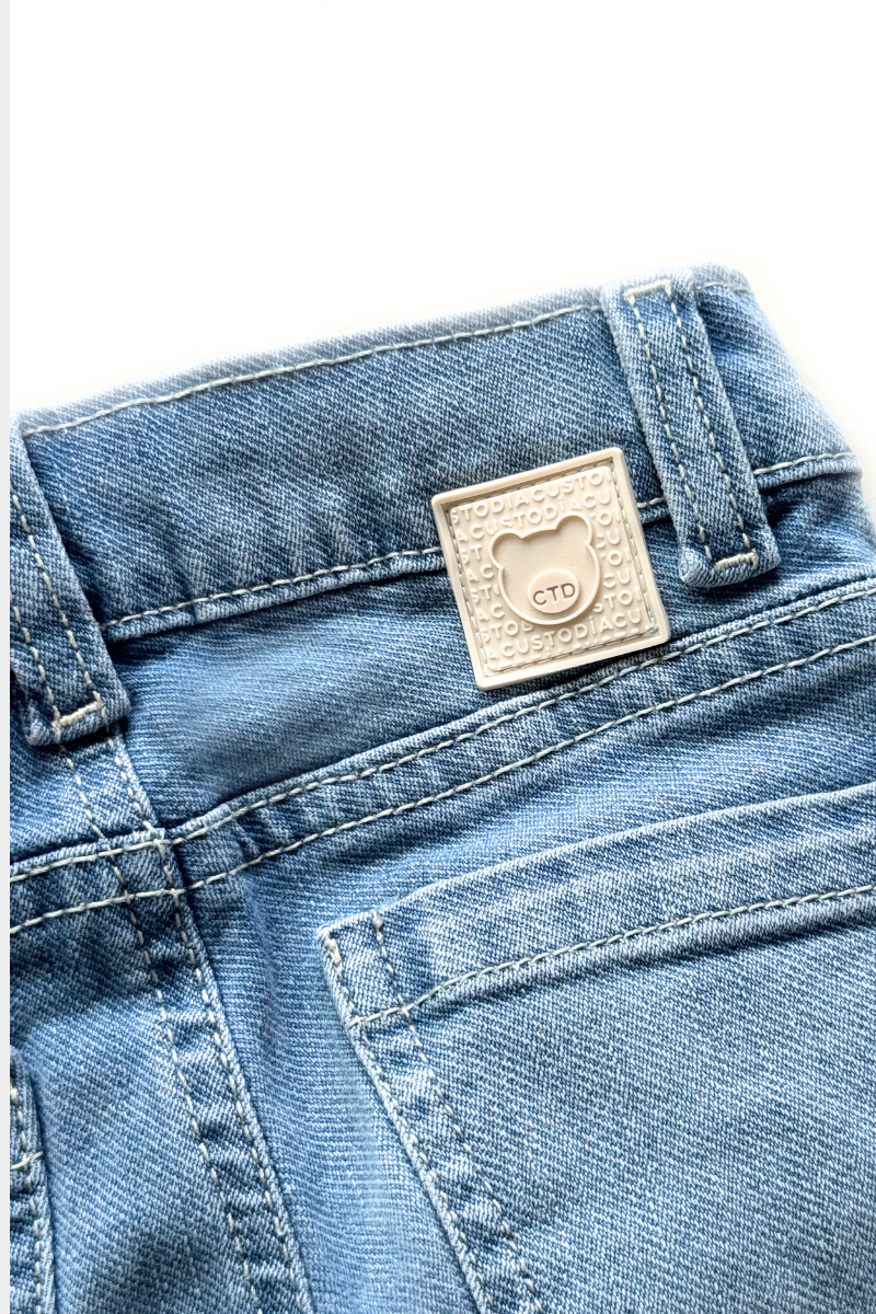 Set 2 Prendas Blusa en Ojalillo Jean con Bota Bordada